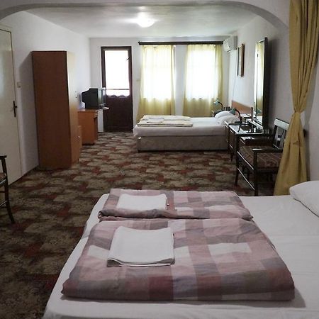 Guestrooms Ross Veliko Tărnovo Esterno foto