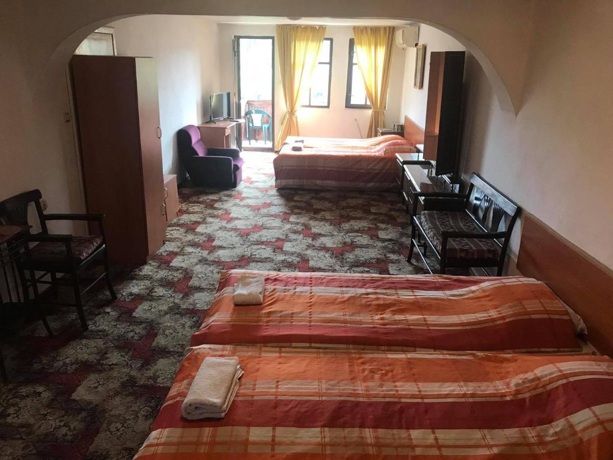 Guestrooms Ross Veliko Tărnovo Esterno foto